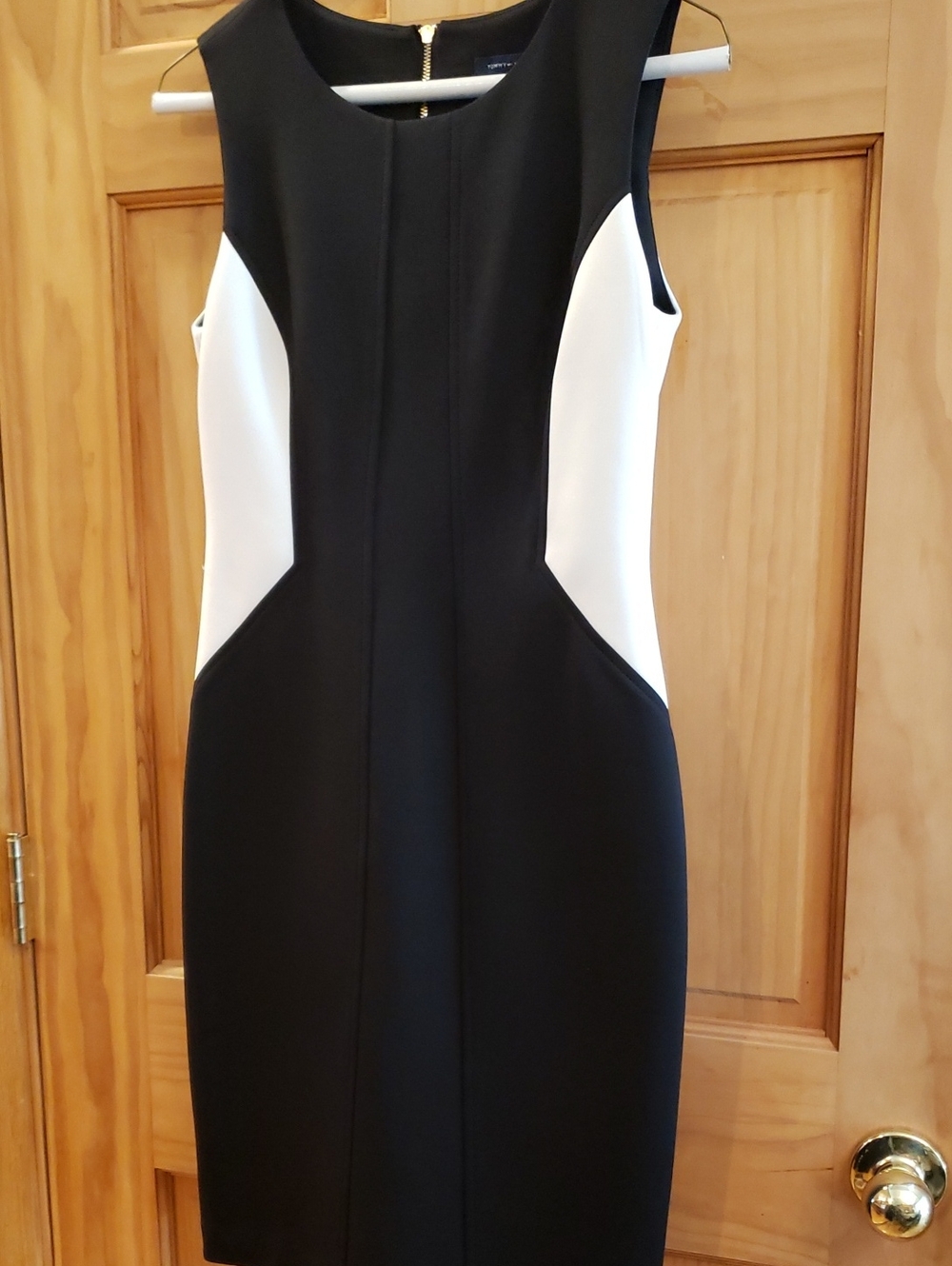 Tommy Hilfiger Black and White Sleeveless Sheath Dress